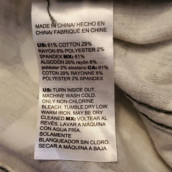 Chico's Camo Floral Print Denim-Style Jacket — Chico's Size 1 — US Size M/8 NWT - Picture 12 of 12